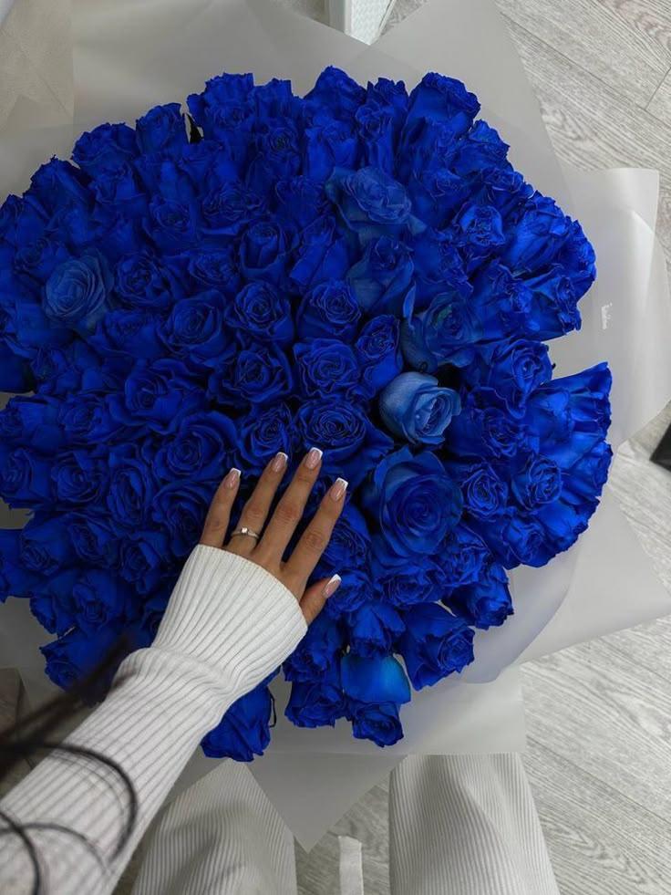 Corporate meeting room with carefully timed floral arrangements that maintain elegance throughout business hours